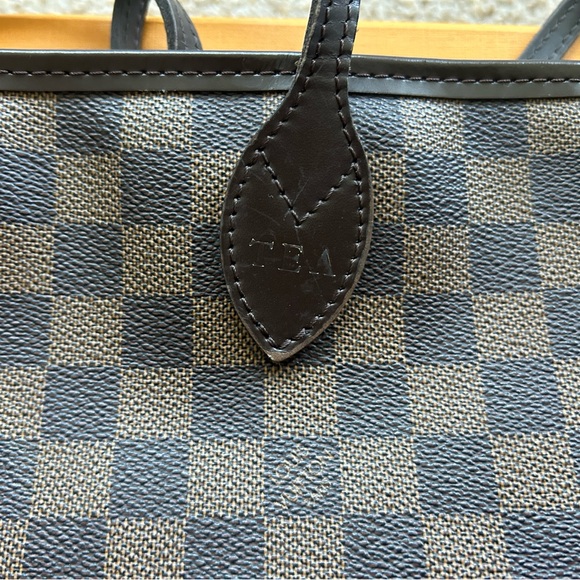 Louis Vuitton Neverfull GM Tote - Picture 2 of 13